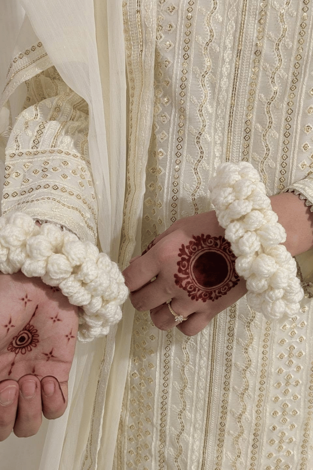 🤍 Noor-e-Gul White Blossom Gajra