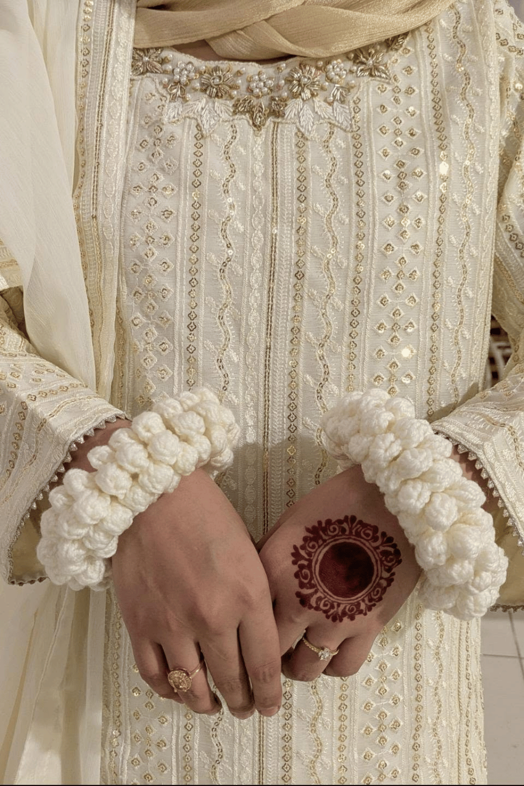 🤍 Noor-e-Gul White Blossom Gajra